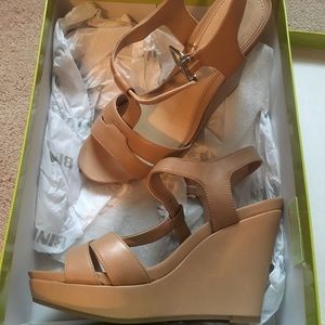 Gianni Bini Tan Wedges